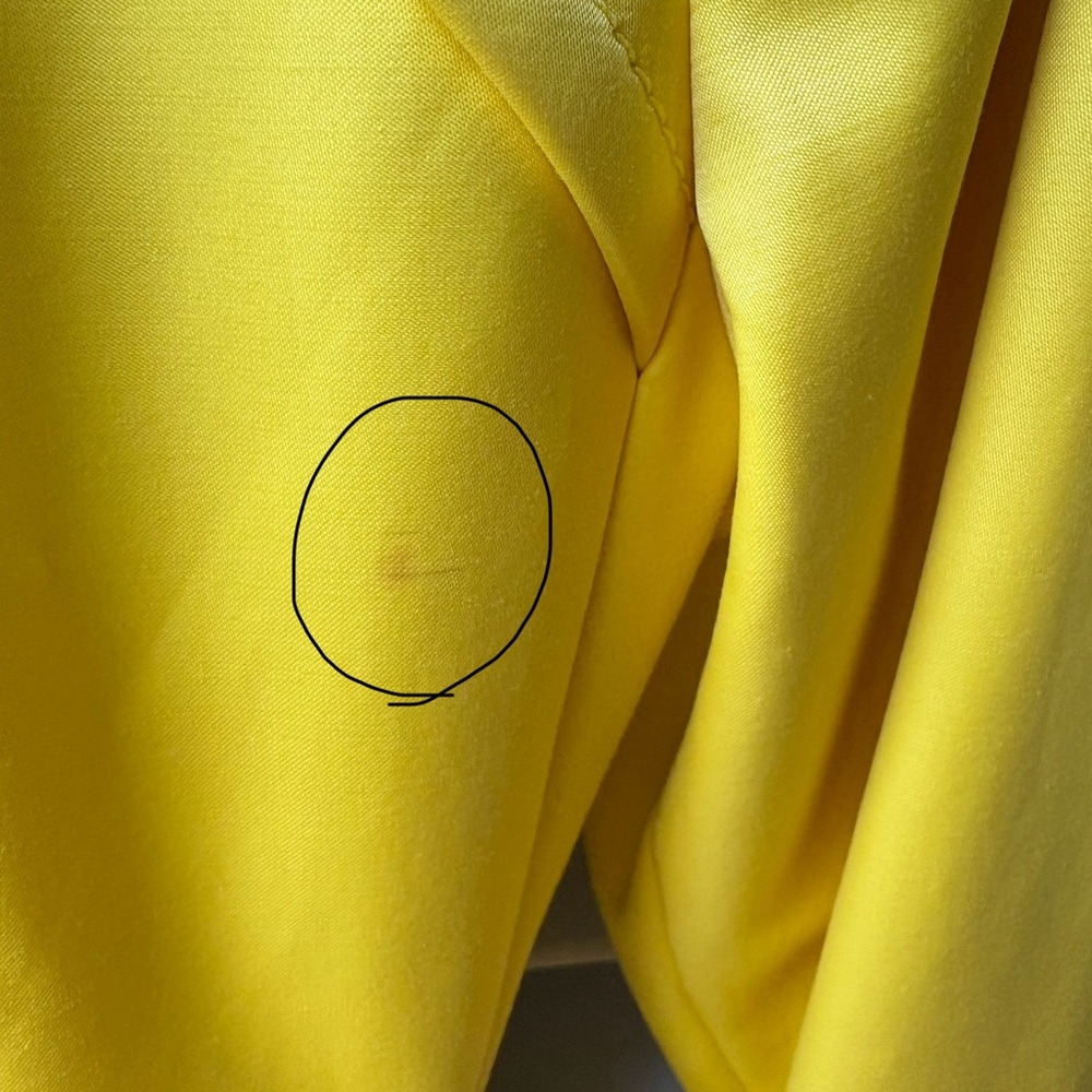 Cole Haan Women's Vibrant Yellow Trench Coat. Look 👀 at the is beautiful trench! - Picture 9 of 14